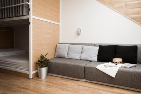Отель Bed One Block Hostel  Бангкок